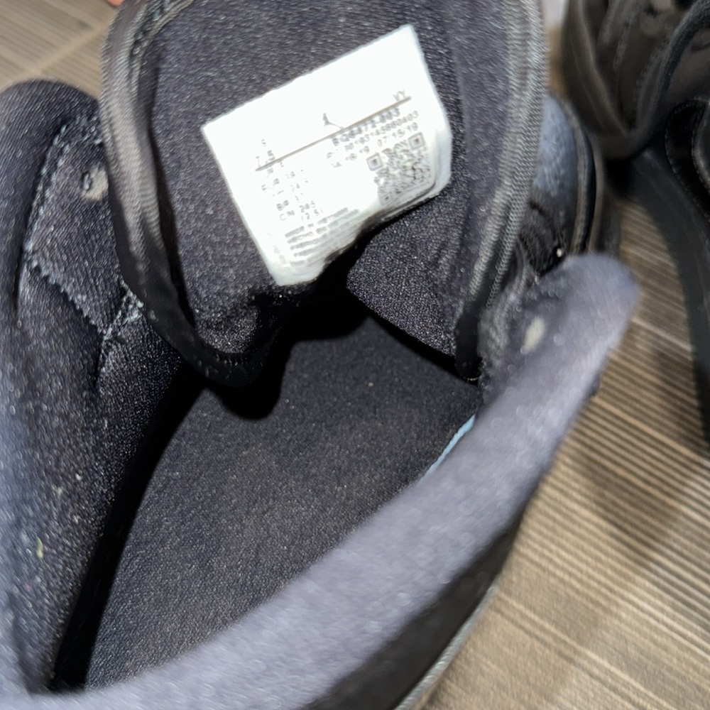 Jordan 1 Mid Patent - Picture 5 of 11